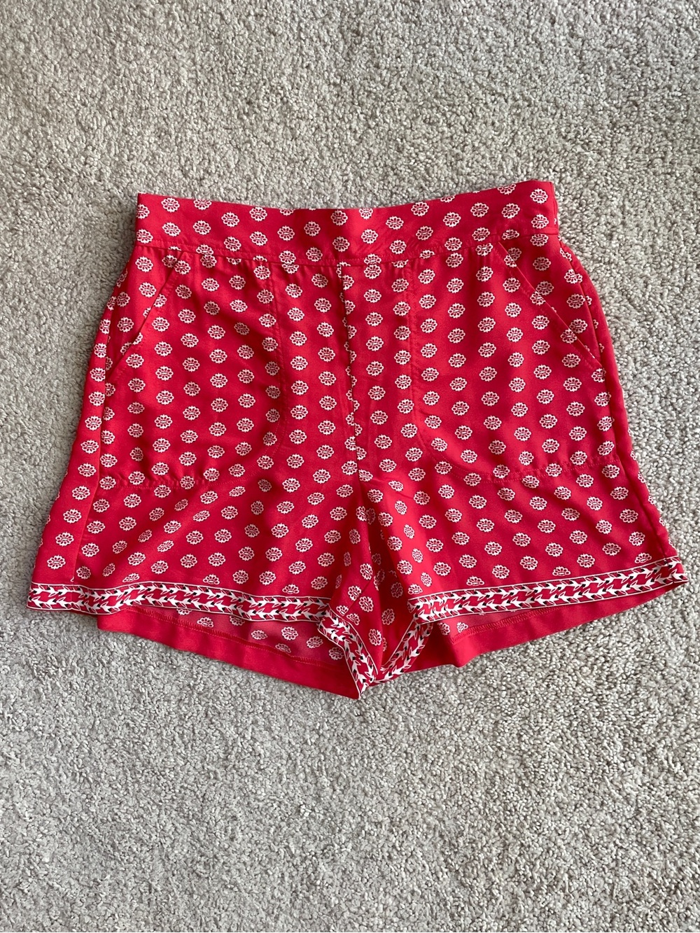 Max Studio High Rise Red Paisley Lightweight Flowy High Waist Shorts Size Large